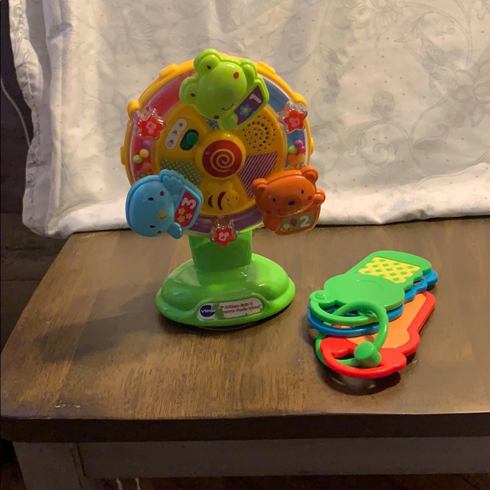 Vtech learn and play with set of toy keys.